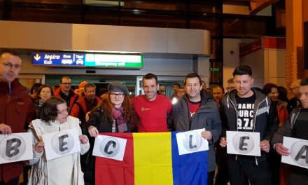 Beclenarii l-au impresionat pe Tibi Ușeriu! Iată cum l-au întâmpinat la Cluj-Napoca pe „eroul zăpezii” – FOTO