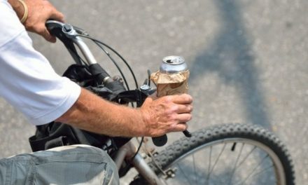 Ce s-a întâmplat cu un biciclist din Măluț, ajuns la Urgențe în Beclean băut și cu răni ușoare