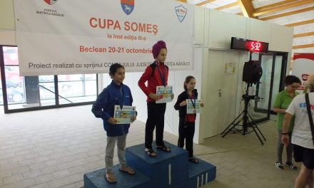 Bilanț extraordinar pentru înotătorii beclenari, după participarea la trei concursuri în octombrie: peste 40 de medalii și timpi foarte buni