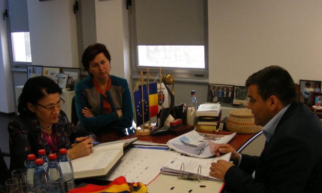 Ministrul Educației, Ecaterina Andronescu, în vizită de lucru la Beclean. Iată unde a fost prima dată