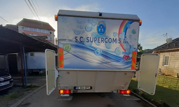 Compania Supercom a igienizat și spălat toate pubelele dintre blocuri